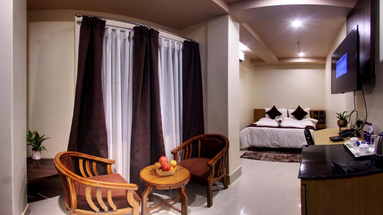 Отель Bharalu Residency Гувахати Экстерьер фото