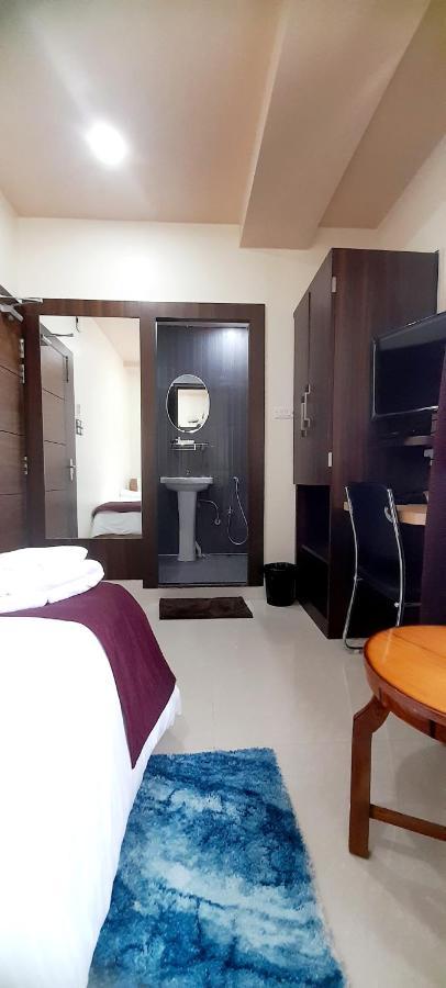 Отель Bharalu Residency Гувахати Экстерьер фото