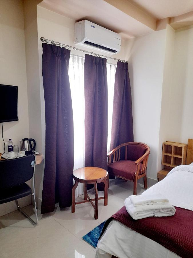 Отель Bharalu Residency Гувахати Экстерьер фото